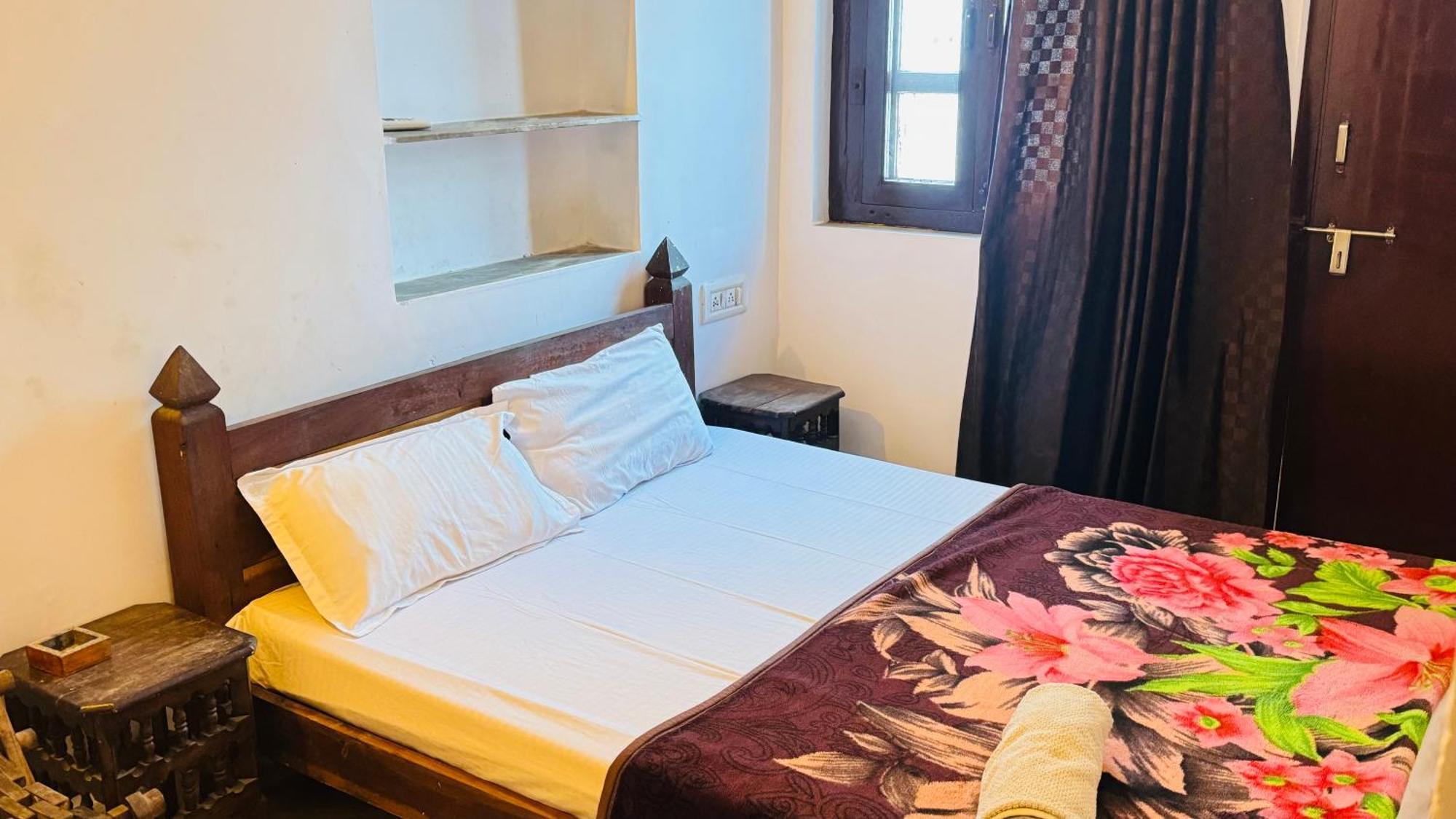 Suri Guest House Pushkar Exterior photo