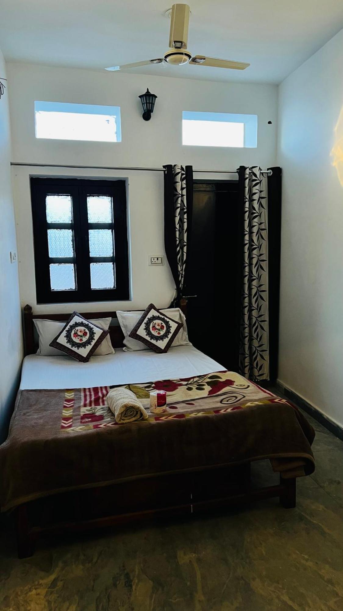 Suri Guest House Pushkar Exterior photo
